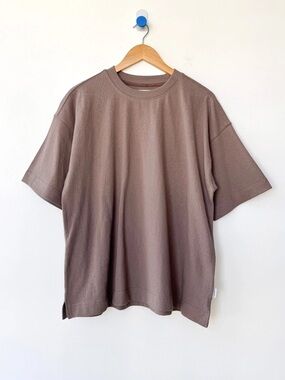 Le Bon Shoppe Jayden tee in Mushroom